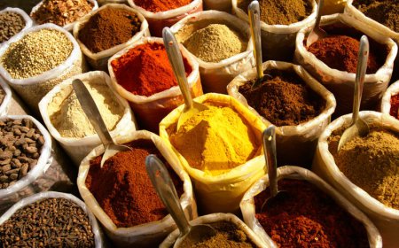 ਦੁਨੀਆਂ ਭਰ ਵਿੱਚ ਜੋ ਮਸਾਲੇ ਵਰਤੇ ਜਾਂਦੇ ਹਨ  ਉਹਨਾਂ ਵਿੱਚੋਂ 70% ਮਸਾਲੇ ਸਿਰਫ ਭਾਰਤ ਵਿੱਚ ਹੀ ਬਣਾਏ ਜਾਂਦੇ ਹਨ ।