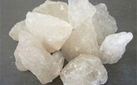 ਸਿਰਫ 2 ਰੁਪਏ ਦੀ ਫਟਕੜੀ  ਨਾਲ ਸਫੈਦ ਵਾਲ ਹਮੇਸ਼ਾ ਲਈ ਹੋ ਸਕਦੇ ਹਨ ਕਾਲੇ