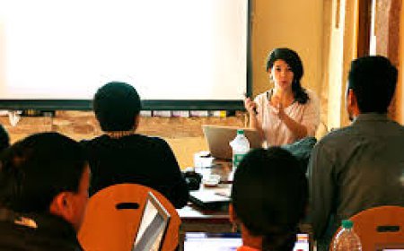 ਅੰਗਰੇਜ਼ੀ ਬੋਲਣ ਵਾਲਿਆਂ ਦੀ ਗਿਣਤੀ ਵਿੱਚ ਪੂਰੀ ਦੁਨੀਆ ਵਿੱਚੋਂ ਭਾਰਤ ਦੂਜੇ ਸਥਾਨ ਤੇ ਹੈ  ।