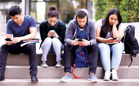 ਦੋ-ਤਿਹਾਈ ਭਾਰਤੀਆਂ ਨੂੰ ਫੋਨ ਦੀ ਬਿਮਾਰੀ, ਪਲ ਭਰ ਵੀ ਨਹੀਂ ਰਹਿ ਸਕਦੇ ਦੂਰ