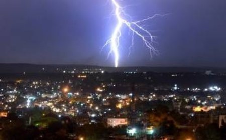 ਅਸਮਾਨੀ ਬਿਜਲੀ ਡਿੱਗਣ ਨਾਲ 36 ਲੋਕਾਂ ਦੀ ਮੌਤ, 40 ਜ਼ਖ਼ਮੀ