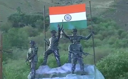 ਕਾਰਗਿਲ ਵਿਜੇ ਦਿਵਸ ਦੀ 20ਵੀਂ ਵਰ੍ਹੇਗੰਢ ਮੌਕੇ ਸਮੁੱਚੇ ਦੇਸ਼ ਵਾਸੀਆਂ ਨੇ ਸ਼ਹੀਦਾਂ ਨੂੰ ਦਿੱਤੀ ਸ਼ਰਧਾਂਜਲੀ