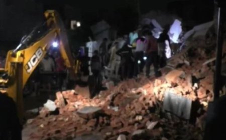 ਗੁਜਰਾਤ ‘ਚ ਡਿੱਗੀ ਤਿੰਨ ਮੰਜ਼ਿਲਾ ਇਮਾਰਤ , 4 ਲੋਕਾਂ ਦੀ ਮੌਤ , ਕਈ ਲੋਕ ਜ਼ਖਮੀ