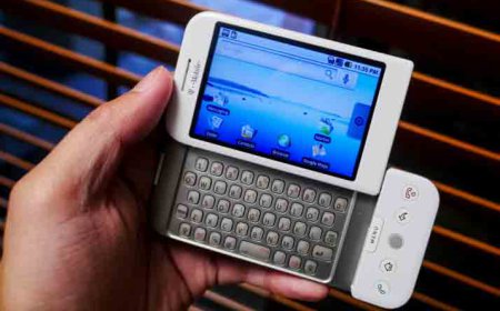 ਦੁਨੀਆਂ ਦਾ ਸਭ ਤੋਂ ਪਹਿਲਾ Android Phone 'HTC Dream' ਸੀ, ਜਿਸ ਨੂੰ 2008 ਵਿੱਚ HTC ਨੇ ਬਣਾਇਆ ਸੀ