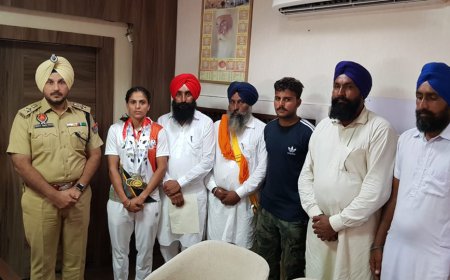 ਕਾਂਸਟੇਬਲ ਵੀਰਪਾਲ ਨੇ ਸ੍ਰੀ ਮੁਕਤਸਰ ਸਾਹਿਬ ਦਾ ਮਾਣ ਵਧਾਇਆ  ਐਸ.ਐਸ.ਪੀ ਸ. ਢੇਸੀ ਵੱਲੋਂ ਵੀਰਪਾਲ ਕੌਰ ਨੂੰ ਮੁਬਾਰਕਬਾਦ ਚੀਨ ਵਿਚ ਪੁਲੀਸ ਖੇਡਾਂ ਵਿਚ 5 ਤਗਮੇ ਜਿੱਤ ਚੁੱਕੀ ਹੈ ਵੀਰਪਾਲ