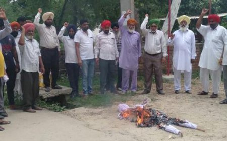 ਬਿਜਲੀ ਮੁਲਾਜ਼ਮਾਂ ਫੂਕੀ ਸਰਕਾਰ ਦੀ ਅਰਥੀ