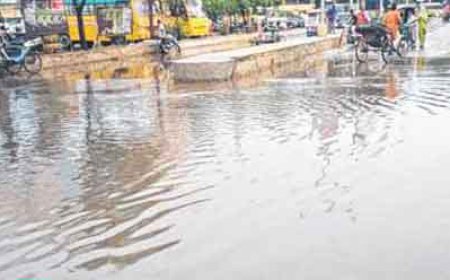 ਇਲਾਕੇ 'ਚ ਭਰਵੀਂ ਬਾਰਿਸ਼-ਬਾਜ਼ਾਰਾਂ ਤੇ ਗਲੀਆਂ 'ਚ ਭਰਿਆ ਪਾਣੀ