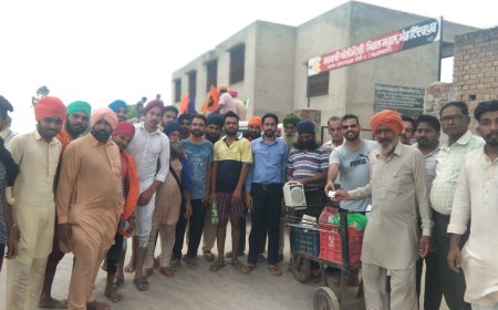 ਮਲੋਟ ਦੀ ਪ੍ਰਮੁੱਖ ਜੈ ਮਾਂ ਅੰਗੂਰੀ ਦੇਵੀ ਸਮਾਜ ਸੇਵੀ ਸੰਸਥਾ ਨੇ ਡਾ ਸੈਮ ਸਿੱਧੂ MBBS ਦੀ ਅਗਵਾਈ 'ਚ ਹੜ ਪੀੜਤਾ ਲਈ ਲਗਾਇਆ ਦੂਸਰਾ ਮੁਫ਼ਤ ਮੈਡੀਕਲ ਕੈਂਪ