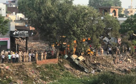 ਬਟਾਲਾ ਪਟਾਕਾ ਫ਼ੈਕਟਰੀ ‘ਚ ਜ਼ਬਰਦਸਤ ਧਮਾਕਾ: ਹੁਣ ਤੱਕ 23 ਮੌਤਾਂ, ਪੰਜਾਬ ਸਰਕਾਰ ਵੱਲੋਂ ਪੀੜਤਾਂ ਲਈ ਮੁਆਵਜ਼ੇ ਦਾ ਐਲਾਨ