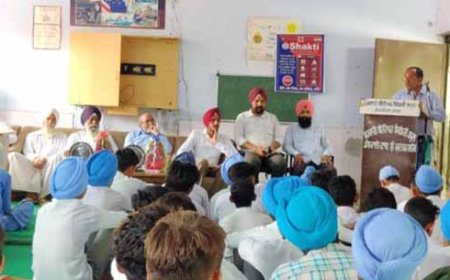 ਸਾਂਝ ਕੇਂਦਰ ਪੁਲਿਸ ਵੱਲੋਂ ਸਰਕਾਰੀ ਸਕੂਲ ਡੱਬਵਾਲੀ ਢਾਬ ਦੇ ਵਿਦਿਆਰਥੀਆਂ ਨੂੰ ਨਸ਼ੇ ਦੇ ਮਾੜੇ ਪ੍ਰਭਾਵਾਂ ਬਾਰੇ ਕੀਤਾ ਜਾਗਰੂਕ