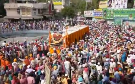 ਬਾਬਾ ਸ਼ੇਖ ਫਰੀਦ ਜੀ ਦੇ ਆਗਮਨ ਪੁਰਬ ਮੌਕੇ ਕੱਢਿਆ ਗਿਆ ਵਿਸ਼ਾਲ ਨਗਰ ਕੀਰਤਨ