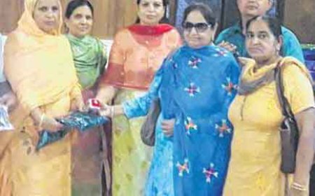 ਸਵਿੰਦਰਪਾਲ ਕੌਰ ਨੂੰ ਸੇਵਾ ਮੁਕਤੀ 'ਤੇ ਕੀਤਾ ਸਨਮਾਨਿਤ