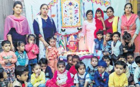 ਲਵਿੰਗ ਲਿਟਲ ਸਕੂਲ ਵਿਖੇ ਦੀਵਾਲੀ ਦਾ ਤਿਉਹਾਰ ਮਨਾਇਆ