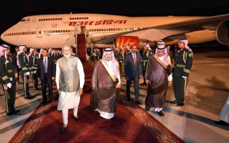 ਪ੍ਰਧਾਨ ਮੰਤਰੀ ਨਰਿੰਦਰ ਮੋਦੀ ਦਾ ਸਾਊਦੀ ਅਰਬ ਦੀ ਰਾਜਧਾਨੀ ਰਿਆਦ ਪਹੁੰਚਣ ਤੇ ਹੋਇਆ ਨਿੱਘਾ ਸੁਆਗਤ