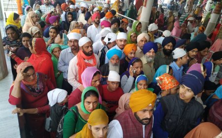 ਵੱਡੀ ਗਿਣਤੀ ‘ਚ ਸੰਗਤਾਂ ਗੁ: ਬੇਰ ਸਾਹਿਬ ਵਿਖੇ ਹੋ ਰਹੀਆਂ ਨੇ ਨਤਮਸਤਕ