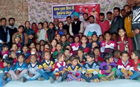 ਮਲੋਟ ਬਲੱਡ ਗਰੁੱਪ ਵੱਲੋਂ ਜ਼ਰੂਰਤਮੰਦ ਬੱਚਿਆਂ ਨੂੰ ਵੰਡੀਆਂ ਗਈਆਂ ਕੋਟੀਆਂ