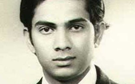 ਭਾਰਤ ਦੇ ਪਹਿਲੇ ਸਭ ਪੜ੍ਹੇ-ਲਿਖੇ ਵਿਅਕਤੀ ਦਾ ਨਾਮ ਹੈ, "Dr. Shrikant Jichkar"। ਉਨਾਂ ਕੋਲ 20 ਡਿਗਰੀਆਂ ਸੀ, ਜਿਸ ਵਿੱਚ IPS, AIS, ਡਾਕਟਰ, ਵਕੀਲ, ਆਦਿ ਪ੍ਰਮੁੱਖ ਸੀ। ਉਨਾਂ ਦੀ ਮੌਤ ਸੰਨ 2004 ਵਿੱਚ ਹੋਈ ਸੀ ।