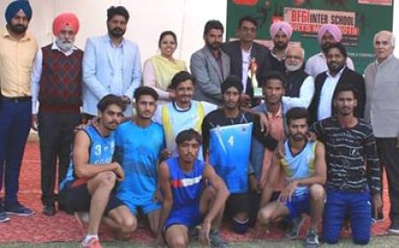 ਜੀ . ਐਨ ਡੀ ਸਕੂਲ ਫਤਿਹਪੁਰ ਮਨੀਆਂ ਦੀ ਦੀ ਵਾਲੀਵਾਲ ਵਿਚ ਪਹਿਲੇ ਨੰਬਰ ਤੇ