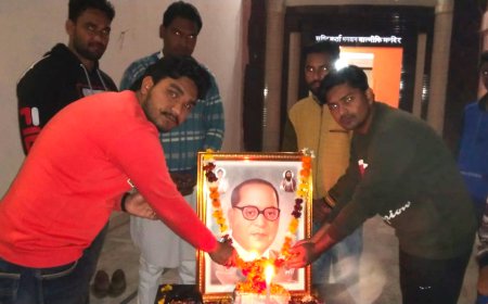 ਬਹੁਜਨ ਸਮਾਜ ਵੱਲੋਂ ਬਾਬਾ ਸਾਹਿਬ ਡਾ. ਬੀ.ਆਰ.ਅੰਬੇਦਕਰ ਜੀ ਨੂੰ  ਕੀਤੇ ਗਏ ਸ਼ਰਧਾ ਦੇ ਫੁੱਲ ਭੇਂਟ