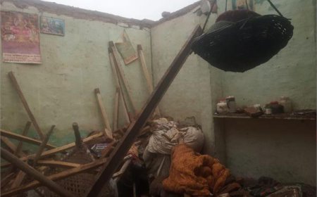 ਬਾਰਿਸ਼ ਕਾਰਨ ਗਰੀਬ ਦੇ ਘਰ ਦੀ ਡਿੱਗੀ ਛੱਤ