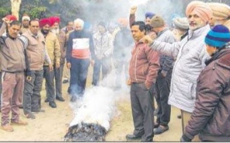 ਮੁਲਾਜ਼ਮਾਂ ਨੇ ਪਾਵਰਕਾਮ ਮੈਨੇਜਮੈਂਟ ਦੀ ਅਰਥੀ ਫੂਕੀ ਲਹਿਰਾ ਮੁਹੱਬਤ