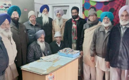 ਸੀਨੀਅਰ ਸਿਟੀਜ਼ਨ ਵੈੱਲਫ਼ੇਅਰ ਐਸੋਸੀਏਸ਼ਨ ਨੇ ਸਾਹਿਬਜ਼ਾਦਿਆਂ ਨੂੰ ਸ਼ਰਧਾ ਦੇ ਫੁੱਲ ਭੇਟ ਕੀਤੇ