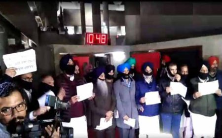 ਲੋਕ ਮੁੱਦੇ ਨਾ ਵਿਚਾਰਨ ‘ਤੇ ਸ਼੍ਰੋਮਣੀ ਅਕਾਲੀ ਦਲ ਵੱਲੋਂ ਸਦਨ ‘ਚੋਂ ਵਾਕ-ਆਊਟ