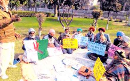 ਲੋਕ ਮੋਰਚਾ ਪੰਜਾਬ ਦੀ ਇੱਕ ਮੀਟਿੰਗ ਦੌਰਾਨ ਆਰਥਿਕ ਮੰਦੀ ਨੂੰ ਲੈ ਕੇ ਕੀਤਾ ਗਿਆ ਵਿਚਾਰ - ਵਟਾਂਦਰਾ