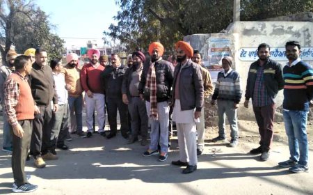 ਬਿਜਲੀ ਕਰਮਚਾਰੀਆਂ ਨੇ ਪੰਜਾਬ ਸਰਕਾਰ ਤੇ ਮੈਨੇਜਮੈਂਟ ਦੇ ਖਿਲਾਫ਼ ਕੀਤੀ ਨਾਅਰੇਬਾਜ਼ੀ