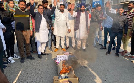 ਯੂਥ ਅਕਾਲੀ ਦਲ ਨੇ ਪੰਜਾਬ ਦੇ ਡੀ.ਜੀ.ਪੀ. ਦਿਨਕਰ ਗੁਪਤਾ ਦਾ ਫੂਕਿਆ ਪੁਤਲਾ