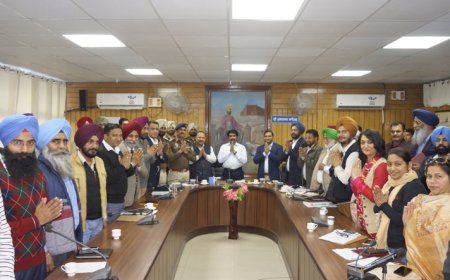 ਦਫ਼ਤਰ ਜ਼ਿਲਾ ਲੋਕ ਸੰਪਰਕ ਅਫ਼ਸਰ, ਸ੍ਰੀ ਮੁਕਤਸਰ ਸਾਹਿਬ ਡਿਪਟੀ ਕਮਿਸ਼ਨਰ ਵਲੋਂ ਵਿਭਾਗਾਂ ਨਾਲ ਬੈਠਕ