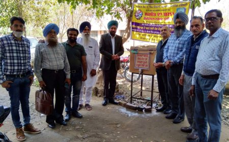 ਸਰਬੱਤ ਦਾ ਭਲਾ ਚੈਰੀਟੇਬਲ ਟਰੱਸਟ ਅਤੇ ਮਲੋਟ ਇਕਾਈ ਵੱਲੋਂ ਹੱਥ ਧੋਣ ਲਈ ਲਗਾਈ ਗਈ ਪਾਣੀ ਵਾਲੀ ਟੈਂਕੀ