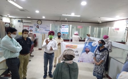 ਮਿਸ਼ਨ ਫਤਿਹ ਅਧੀਨ ਸ਼ਹਿਰ ਦੇ ਬੈਕਾਂ ਅਤੇ ਪਿੰਡ ਪੱਧਰ ਤੇ ਸਿਹਤ ਸਟਾਫ਼ ਵਲੋ ਆਮ ਲੋਕਾਂ ਨੂੰ ਕੀਤਾ ਗਿਆ ਕੋਵਿਡ-19 ਸਬੰਧੀ ਜਾਗਰੂਕ