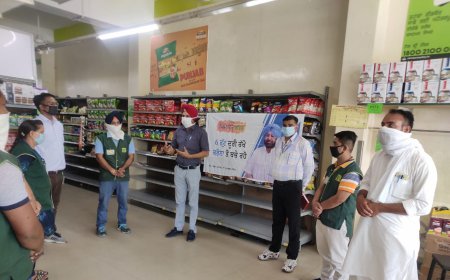 ਮਿਸ਼ਨ ਫਤਿਹ ਅਧੀਨ ਬੈਕਾਂ, ਈਜ਼ੀ ਡੇ ਅਤੇ ਹੋਰ ਲੋਕਾਂ ਨੂੰ ਸਿਹਤ ਸਟਾਫ਼ ਵਲੋ ਕੀਤਾ ਕੋਵਿਡ-19 ਸਬੰਧੀ ਜਾਗਰੂਕ