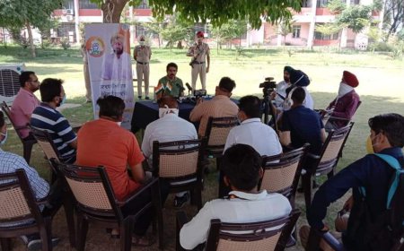 ਡਿਪਟੀ ਕਮਿਸ਼ਨਰ ਸ੍ਰੀ ਐਮ.ਕੇ.ਅਰਾਵਿੰਦ ਕੁਮਾਰ ਨੇ ਪੱਤਰਕਾਰਾਂ ਨੂੰ ਮਿਸ਼ਨ ਫਤਿਹ ਤਹਿਤ ਕੀਤੇ ਜਾ ਰਹੇ ਕੰਮਾਂ ਸਬੰਧੀ ਦਿੱਤੀ  ਜਾਣਕਾਰੀ