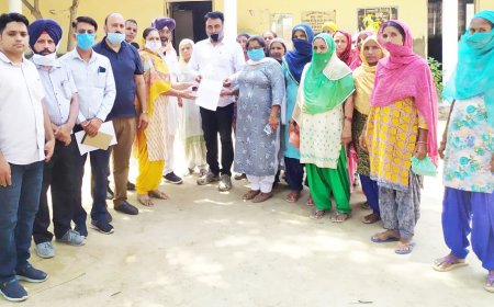 ਮਿਡ ਡੇ ਮੀਲ ਵਰਕਰਾਂ ਵੱਲੋਂ ਆਪਣੀਆਂ ਮੰਗਾਂ ਸਬੰਧੀ ਮੁੱਖ ਮੰਤਰੀ ਪੰਜਾਬ ਅਤੇ ਸਿੱਖਿਆ ਮੰਤਰੀ ਦੇ ਨਾਮ ਦਿੱਤਾ ਮੰਗ ਪੱਤਰ