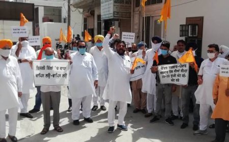 ਅਕਾਲੀ ਦਲ ਨੇ ਤੇਲ ਅਤੇ ਬਿਜਲੀ ਬਿੱਲਾਂ 'ਚ ਵਾਧੇ ਖਿਲਾਫ ਕੀਤਾ ਰੋਸ ਮੁਜਾਹਰਾ