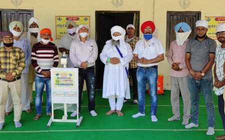 ਗੁ. ਚਰਨ ਕਮਲ ਭੋਰਾ ਸਾਹਿਬ ਵਿਖੇ ਹੈਂਡਸੈਨੀਟਾਈਜਰ ਮਸ਼ੀਨ ਭੇਂਟ ਕੀਤੀ