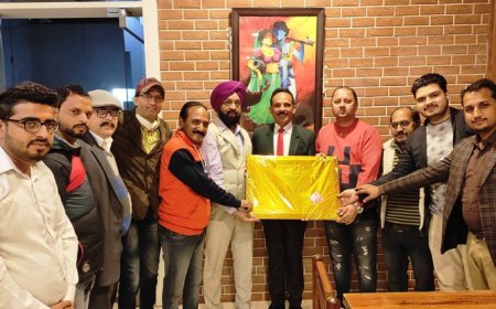 ਡਾ. ਆਰ.ਕੇ ਉਪਲ ਦਾ ਸੇਵਾ ਮੁਕਤੀ ਤੇ ਸਮਾਜ ਸੇਵੀ ਸੰਸਥਾ ਵੱਲੋਂ ਵਿਸ਼ੇਸ਼ ਸਨਮਾਨ