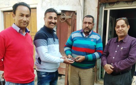 ਕਿਰਤੀ ਨੇ ਲੱਭਿਆ ਪਰਸ ਵਾਪਸ ਕਰਕੇ ਇਮਾਨਦਾਰੀ ਜਿੰਦਾ ਹੈ ਦੀ ਮਿਸਾਲ ਦਿੱਤੀ