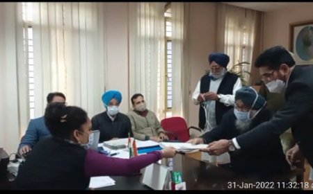 ਸ.ਪ੍ਰਕਾਸ਼ ਸਿੰਘ ਬਾਦਲ ਨੇ ਕੀਤੇ ਨਾਮਜਦਗੀ ਪੱਤਰ ਦਾਖਿਲ