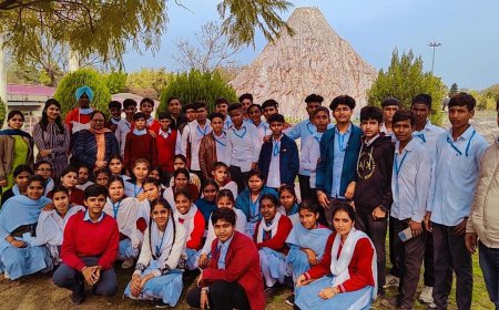 ਸਰਕਾਰੀ ਸੀਨੀਅਰ ਸੈਕੰਡਰੀ ਸਕੂਲ,ਆਲਮਵਾਲਾ ਦੇ ਵਿਦਿਆਰਥੀਆਂ ਨੂੰ ਕਰਵਾਇਆ ਪੁਸ਼ਪਾ ਗੁਜਰਾਲ ਸਾਇੰਸ ਸਿਟੀ, ਕਪੂਰਥਲਾ ਦਾ ਵਿੱਦਿਅਕ ਦੌਰਾ