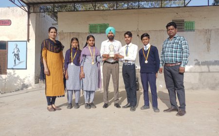 ਰੋਲ ਪਲੇਅ ਮੁਕਾਬਲੇ ਵਿੱਚ ਜੇਤੂ ਰਹੇ ਵਿਦਿਆਰਥੀਆਂ ਨੂੰ ਕੀਤਾ ਸਨਮਾਨਿਤ