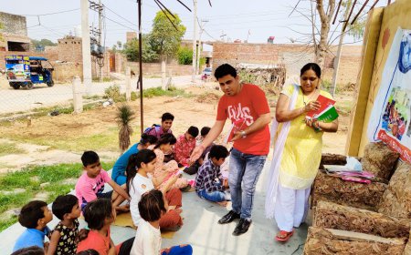 ਵਿੰਗਜ ਵੈਲਫੇਅਰ ਟਰੱਸਟ ਨੇ ਸ਼ਹੀਦ ਭਗਤ ਸਿੰਘ ਦੇ ਜੀਵਨ ਨਾਲ ਸੰਬੰਧਿਤ ਕਿਤਾਬਾਂ ਵੰਡੀਆਂ