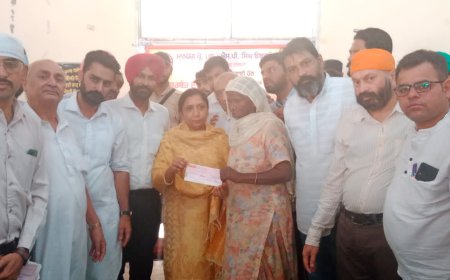 ਸਰਬੱਤ ਦਾ ਭਲਾ ਚੈਰੀਟੇਬਲ ਟਰੱਸਟ ਵੱਲੋਂ ਮਲੋਟ ਵਿਖੇ ਬਜ਼ੁਰਗ ਵਿਧਵਾਵਾਂ ਨੂੰ ਵੰਡੇ ਪੈਨਸ਼ਨਾਂ ਦੇ ਚੈਕ