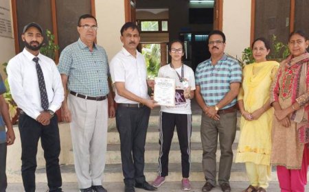 ਡੀ.ਏ.ਵੀ ਕਾਲਜ ਮਲੋਟ ਦੀ ਵਿਦਿਆਰਥਣ ਨੇ ਜਿੱਤਿਆ ਚਾਂਦੀ ਦਾ ਤਗਮਾ