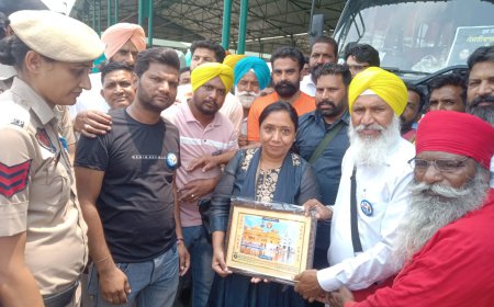 ਸ਼੍ਰੀ ਭਗਤ ਕਬੀਰ ਸਾਹਿਬ ਜੀ ਦੇ ਪ੍ਰਕਾਸ਼ ਦਿਹਾੜੇ ਨੂੰ ਸਮਰਪਿਤ ਕੈਬਨਿਟ ਮੰਤਰੀ ਡਾ.ਬਲਜੀਤ ਕੌਰ ਨੂੰ ਕੀਤਾ ਗਿਆ ਸਨਮਾਨਿਤ