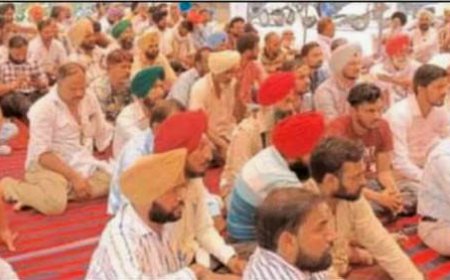 ਮੁਲਾਜਮਾਂ ਨੂੰ ਮੁਅੱਤਲ ਕੀਤੇ ਜਾਣ ਦੇ ਰੋਸ ਵਜੋਂ ਪਾਵਰਕਾਮ ਮੁਲਾਜਮਾਂ ਨੇ ਲਗਾਇਆ ਧਰਨਾ