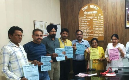 ਦਫ਼ਤਰ ਸਿਵਲ ਸਰਜਨ ਵਿਖੇ ਡੇਂਗੂ ਜਾਗਰੂਕਤਾ ਸੰਬੰਧੀ ਪੈਂਫਲੈਟ ਕੀਤਾ ਗਿਆ ਜਾਰੀ