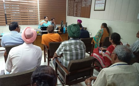 ਐੱਸ.ਡੀ.ਐੱਮ ਸ਼੍ਰੀ ਮੁਕਤਸਰ ਸਾਹਿਬ ਵੱਲੋਂ ਸੁਵਿਧਾ ਕੈਂਪਾਂ ਸੰਬੰਧੀ ਕੀਤੀ ਗਈ ਮੀਟਿੰਗ